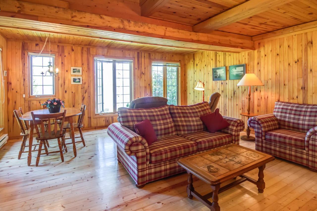 Le Cent Villa Chicoutimi Eksteriør bilde