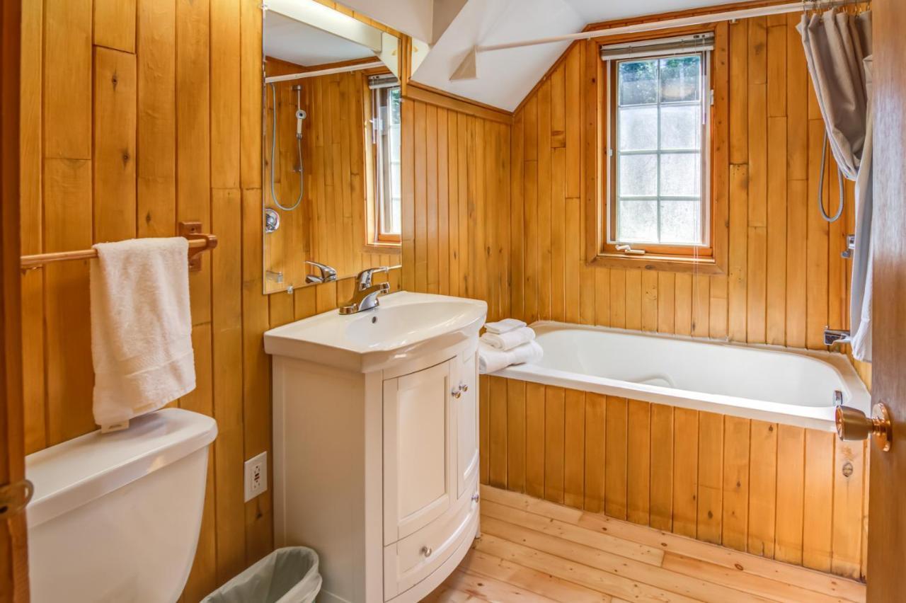 Le Cent Villa Chicoutimi Eksteriør bilde